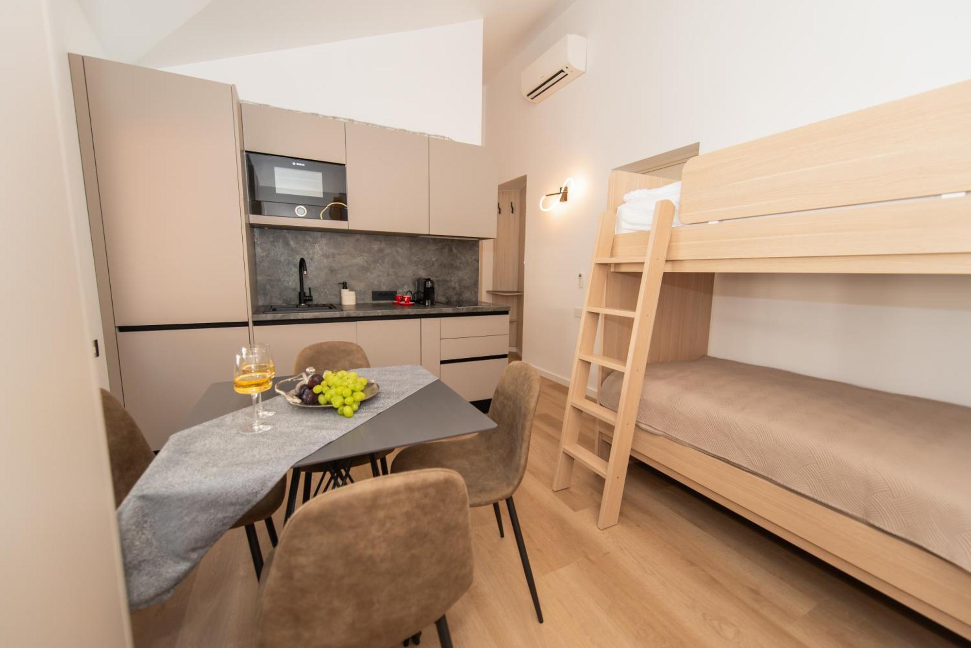 More Medici Apartments Omiš Εξωτερικό φωτογραφία